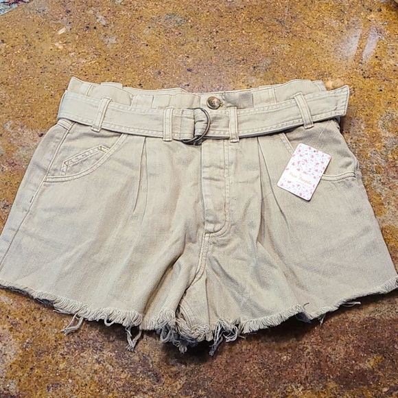 CLEARANCE /Make an offer! Free People cut off shorts L - Picture 5 of 8